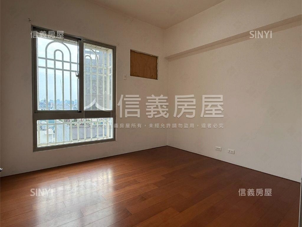 高鐵荷韻陽台進出三房平車房屋室內格局與周邊環境