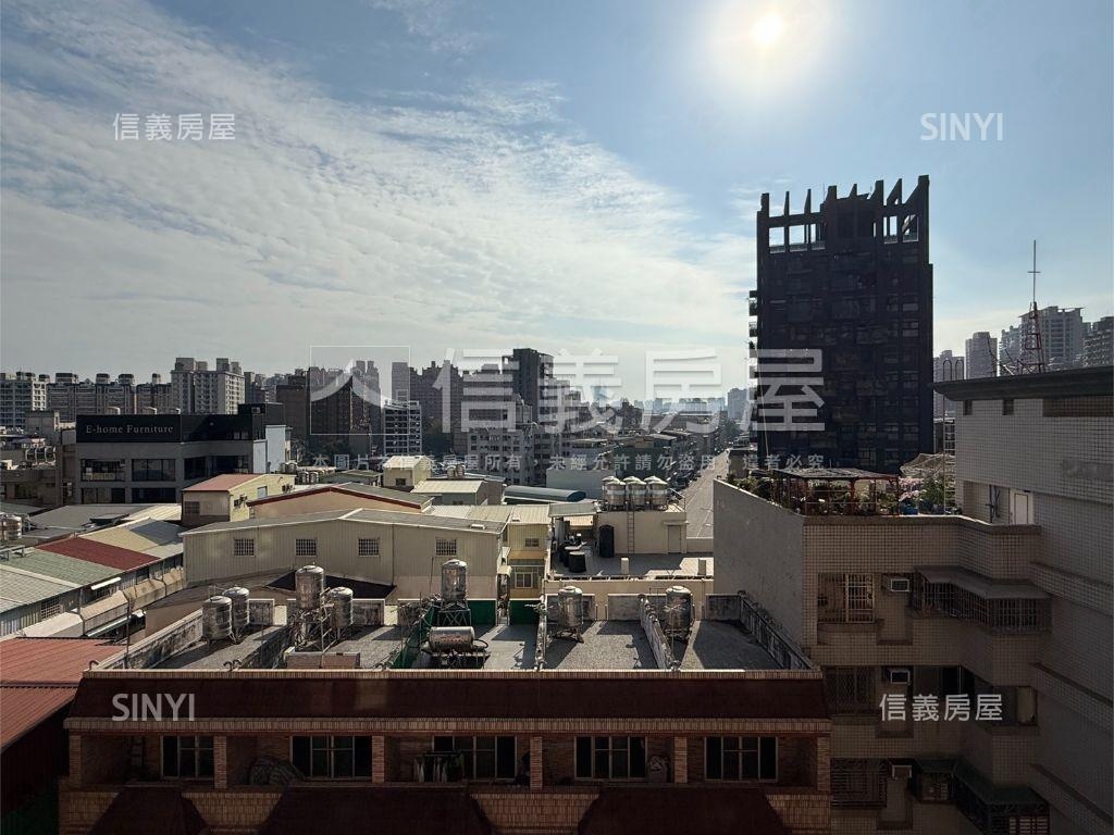 高鐵荷韻陽台進出三房平車房屋室內格局與周邊環境