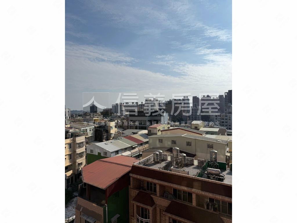 高鐵荷韻陽台進出三房平車房屋室內格局與周邊環境