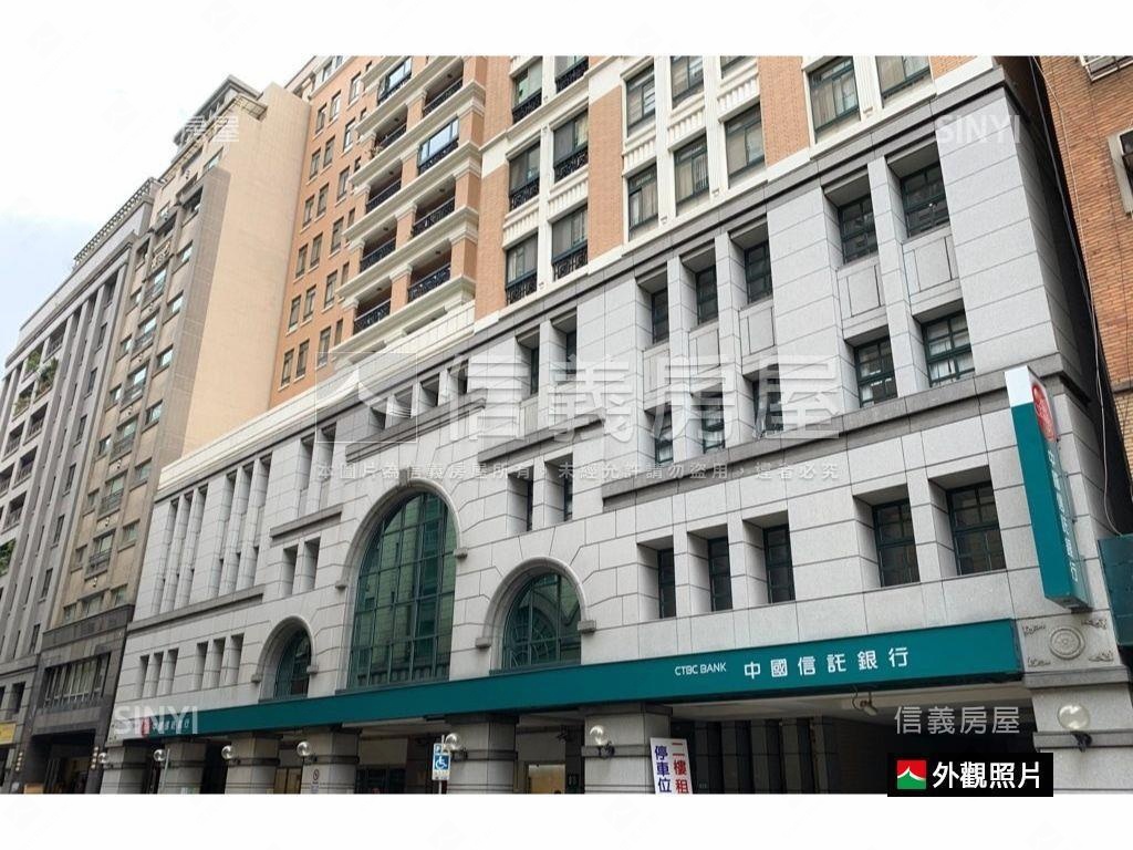 大西門捷運總督賞３房車位房屋室內格局與周邊環境