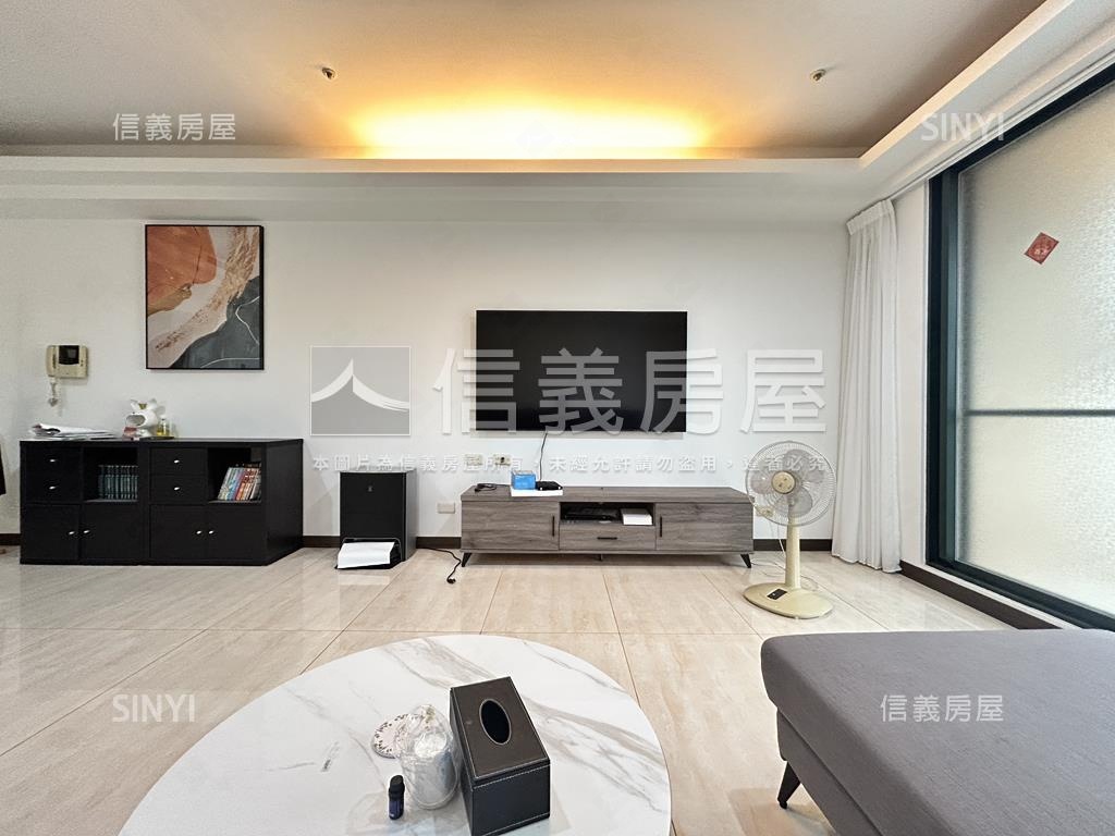 大西門捷運總督賞３房車位房屋室內格局與周邊環境