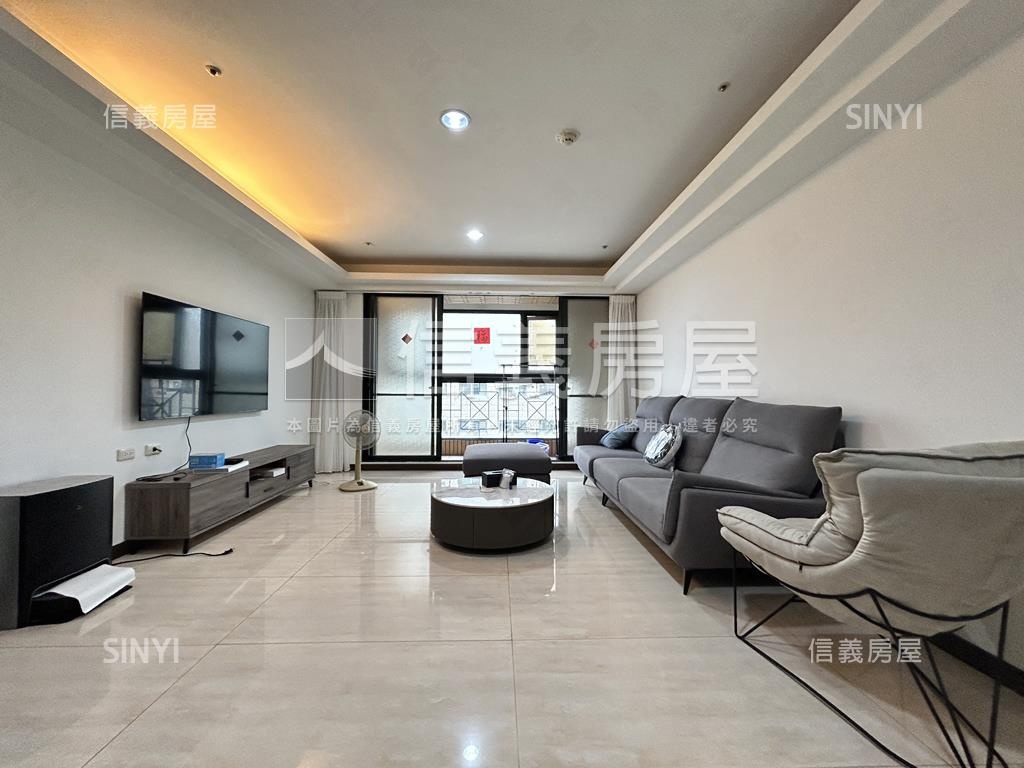 大西門捷運總督賞３房車位房屋室內格局與周邊環境