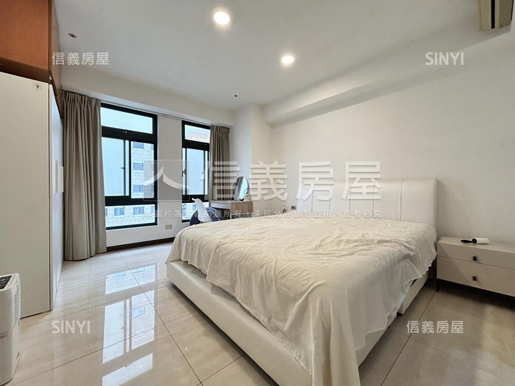 大西門捷運總督賞３房車位房屋室內格局與周邊環境