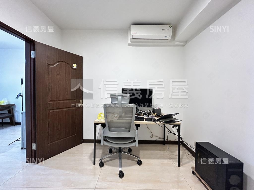 大西門捷運總督賞３房車位房屋室內格局與周邊環境