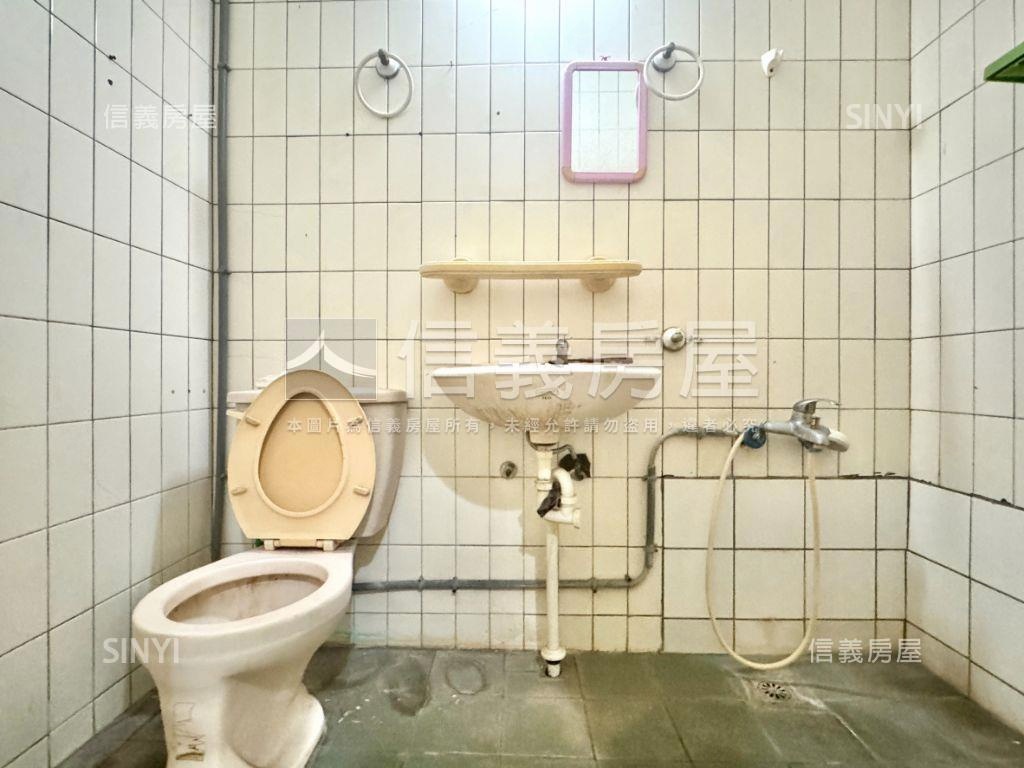 近文藻舒適美巷透房屋室內格局與周邊環境