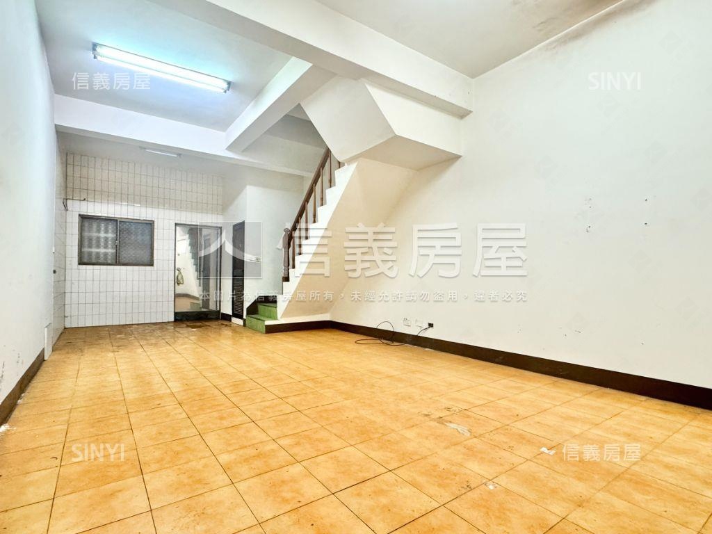 近文藻舒適美巷透房屋室內格局與周邊環境