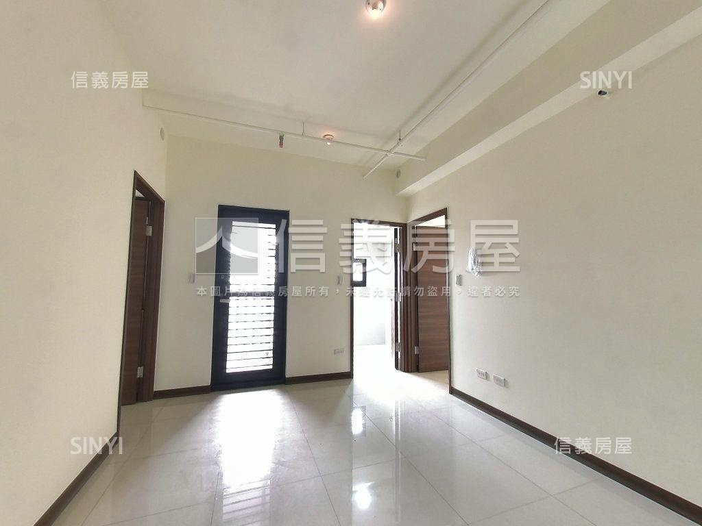 赫里翁臻愛高樓二房車位房屋室內格局與周邊環境