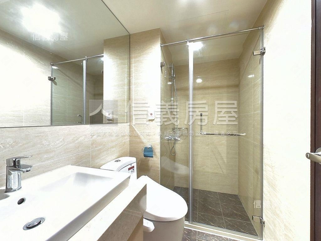 赫里翁臻愛高樓二房車位房屋室內格局與周邊環境