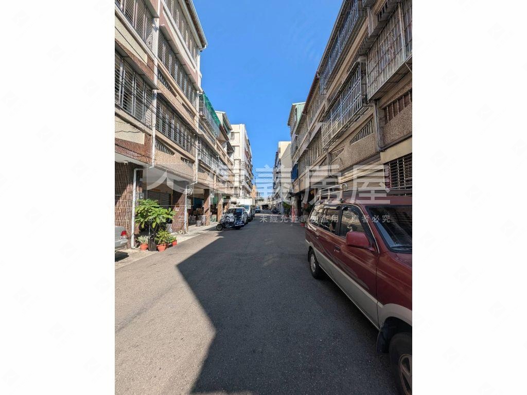 近大里高中活路透天房屋室內格局與周邊環境