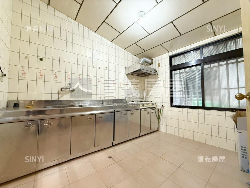天母高島屋旁面寬透天美宅房屋室內格局與周邊環境