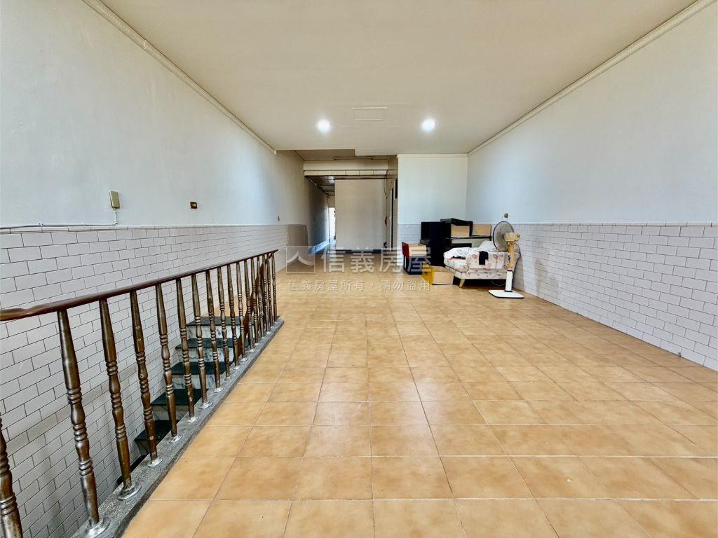 鳳山龍山寺三民路正路金店房屋室內格局與周邊環境