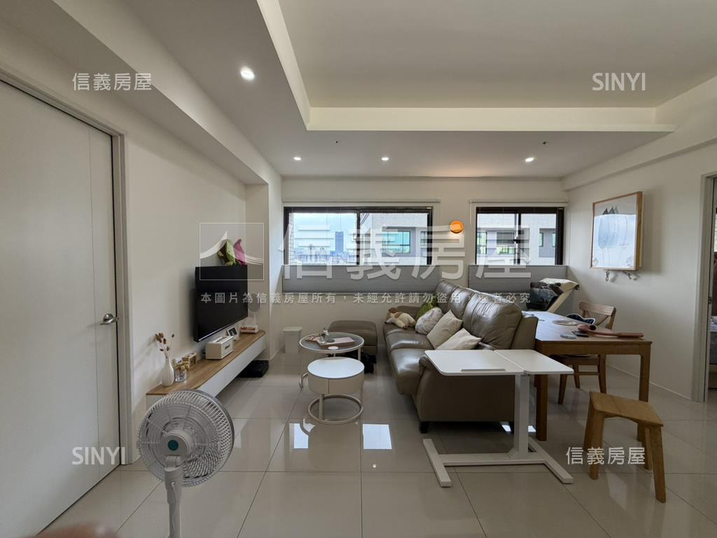 邊間高樓景觀兩房稀有釋出房屋室內格局與周邊環境