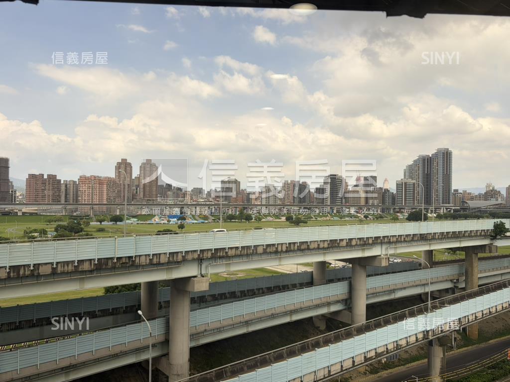 邊間高樓景觀兩房稀有釋出房屋室內格局與周邊環境