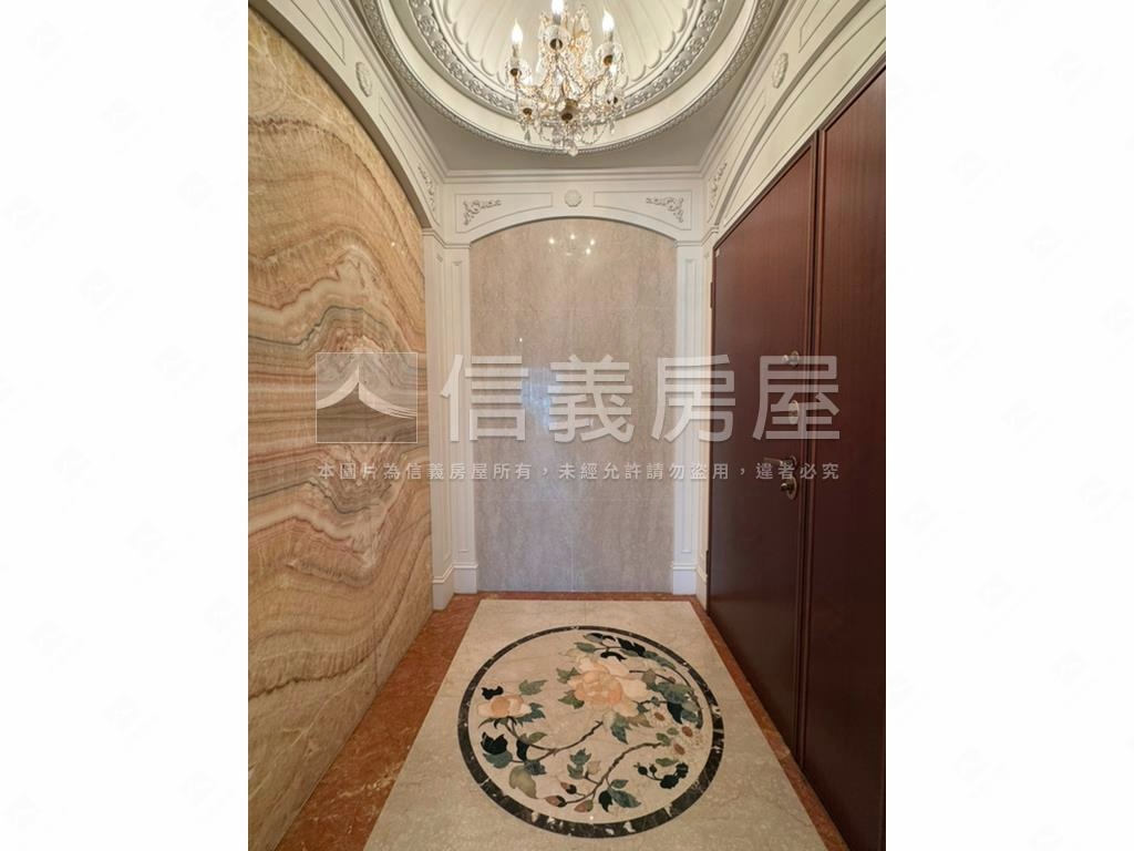 首府之巔．法式古典樓中樓房屋室內格局與周邊環境