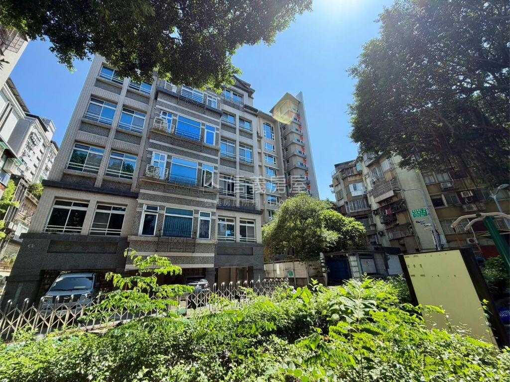 正面公園華廈採光福氣美居房屋室內格局與周邊環境