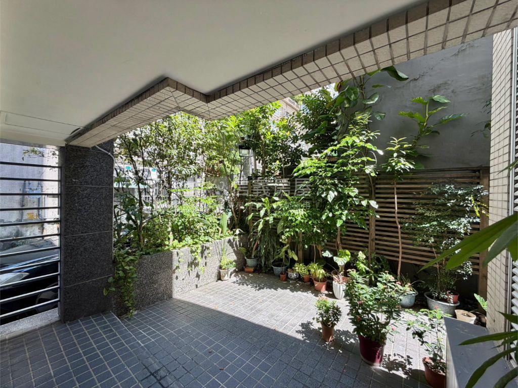 正面公園華廈採光福氣美居房屋室內格局與周邊環境