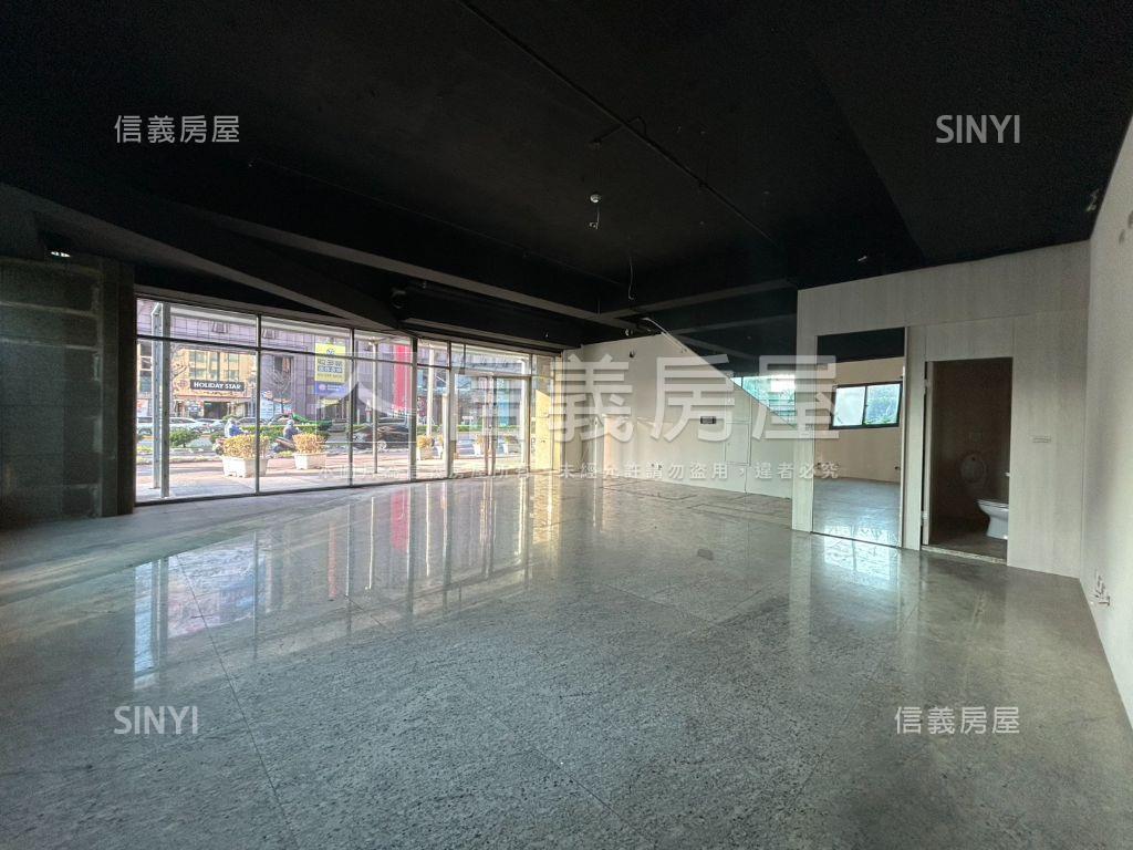 近市區巨城賺錢角間店面房屋室內格局與周邊環境