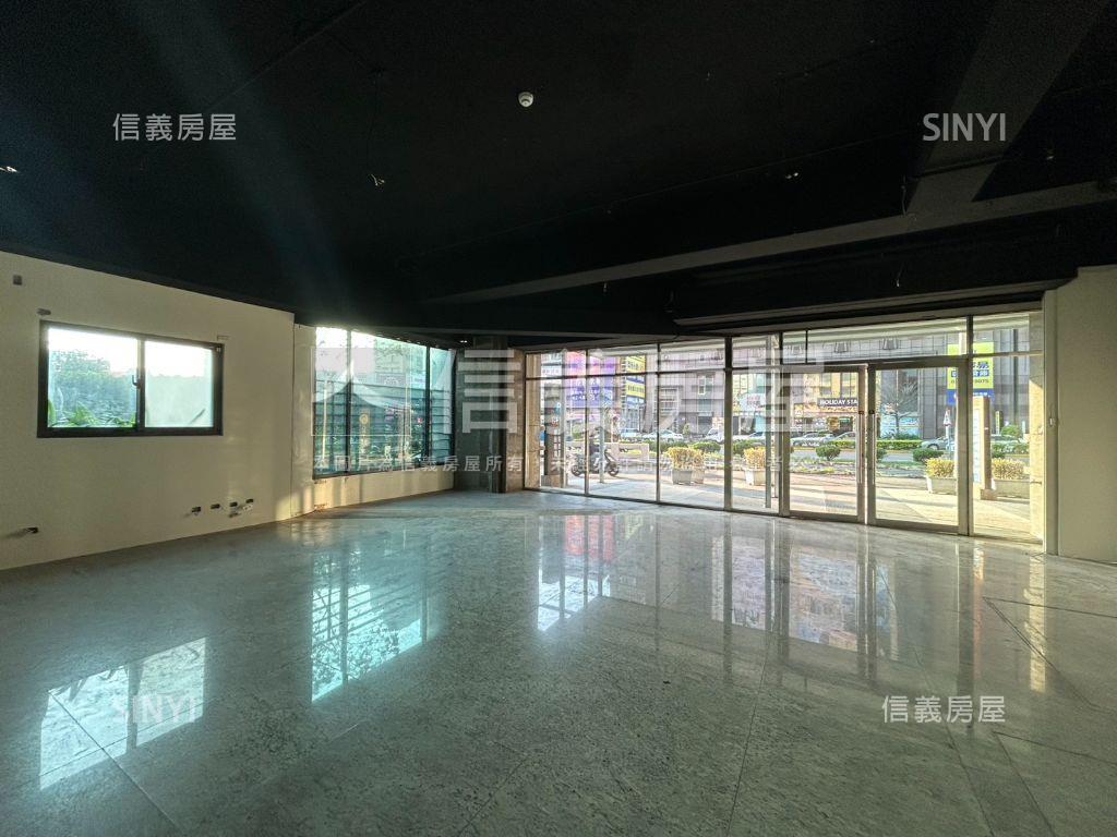 近市區巨城賺錢角間店面房屋室內格局與周邊環境