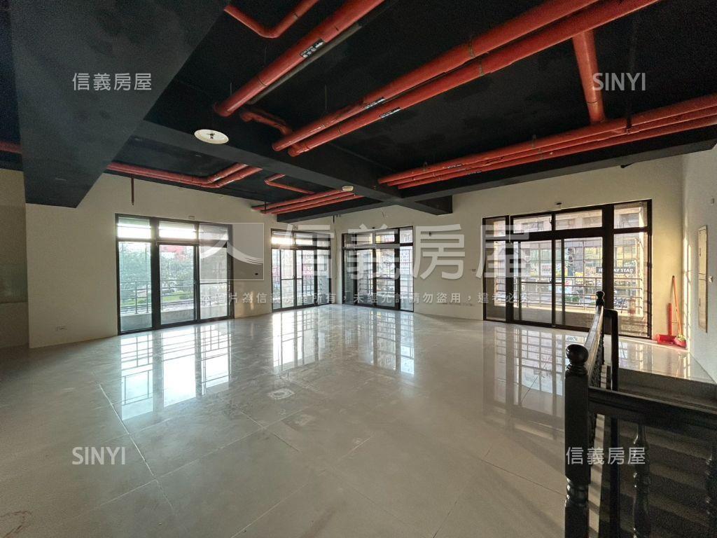 近市區巨城賺錢角間店面房屋室內格局與周邊環境