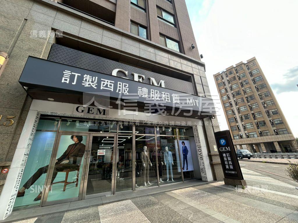 近市區巨城賺錢角間店面房屋室內格局與周邊環境