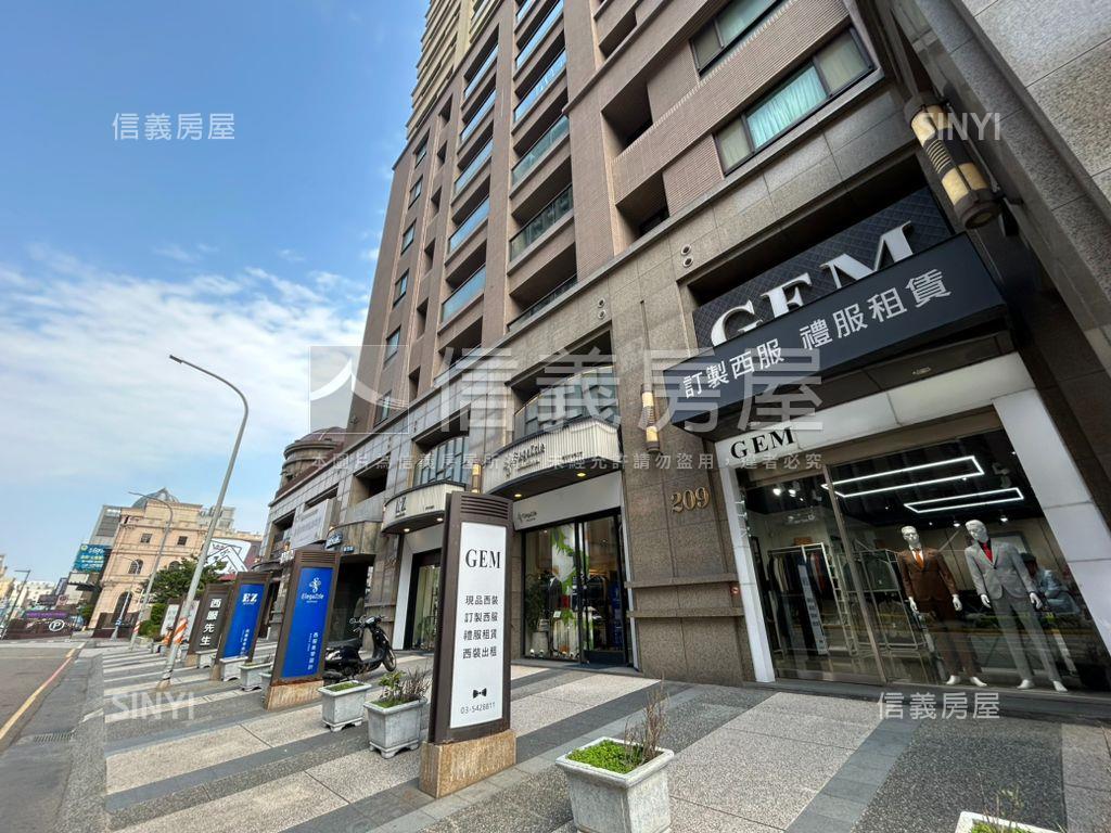 近市區巨城賺錢角間店面房屋室內格局與周邊環境