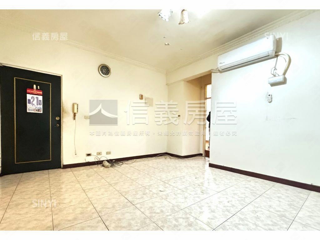 ★近環球百貨稀有３樓є房屋室內格局與周邊環境