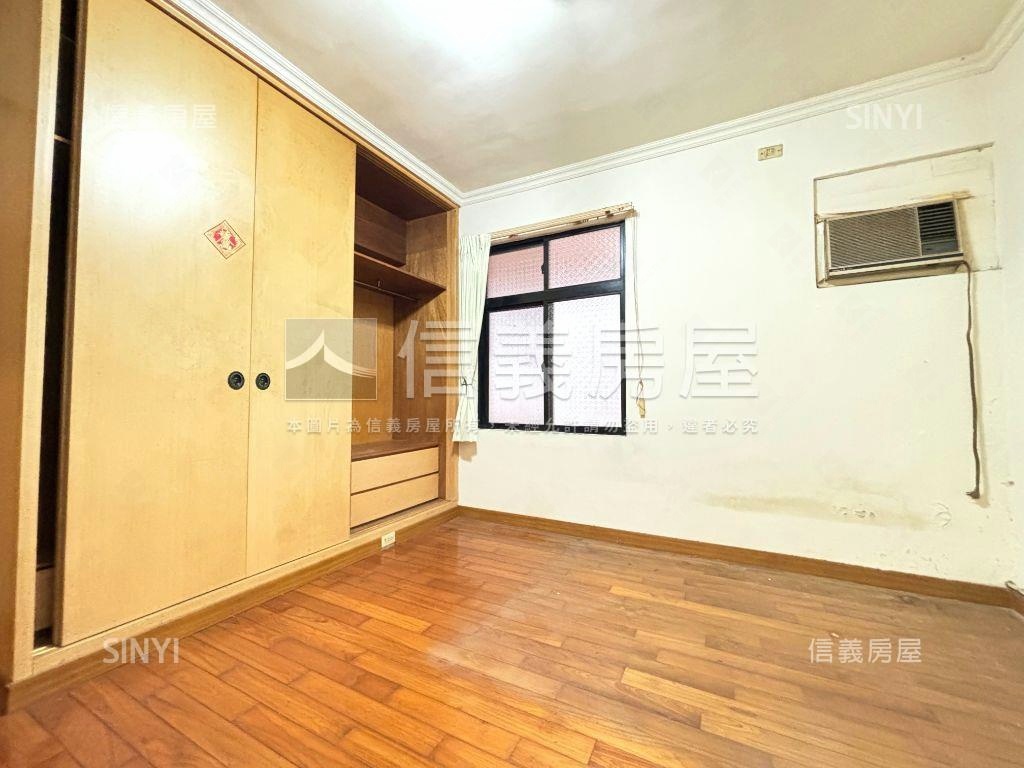 ★近環球百貨稀有３樓є房屋室內格局與周邊環境