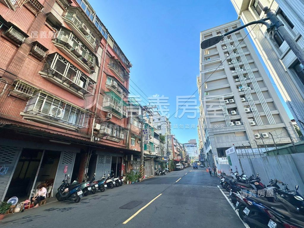 ★近環球百貨稀有３樓є房屋室內格局與周邊環境