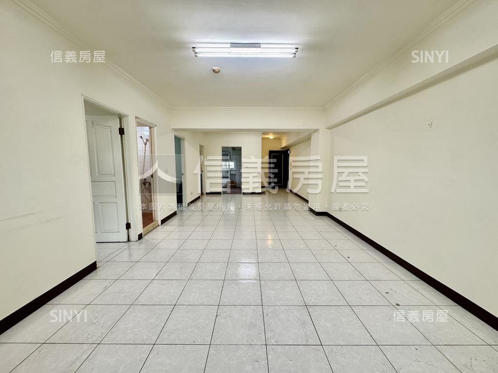 輕軌旁採光三房美屋附車位房屋室內格局與周邊環境