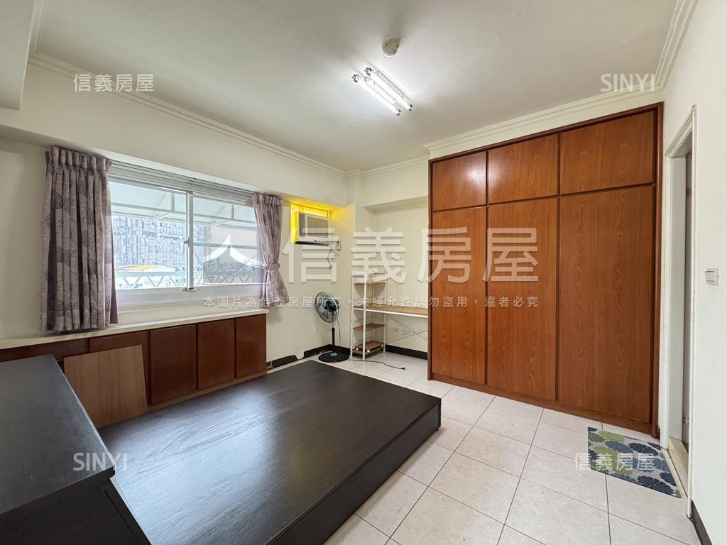 輕軌旁採光三房美屋附車位房屋室內格局與周邊環境