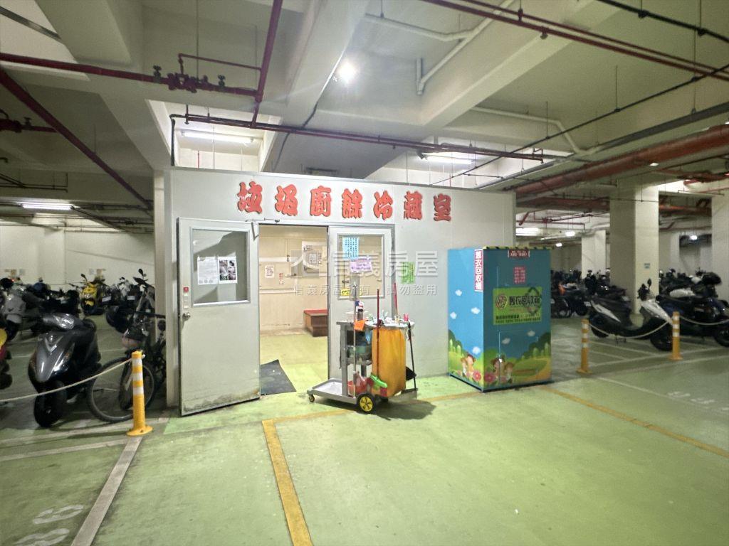 杜拜邊間採光優質三房房屋室內格局與周邊環境