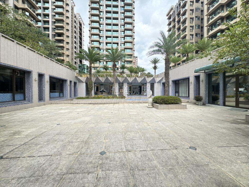 杜拜邊間採光優質三房房屋室內格局與周邊環境