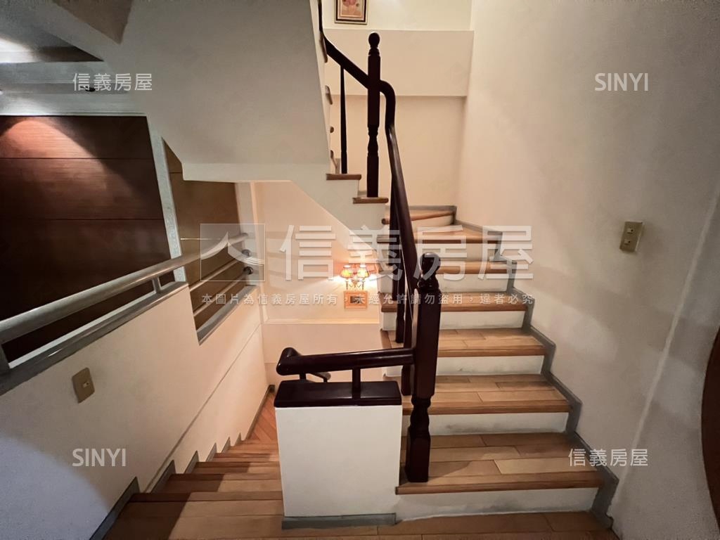 八期歐鄉翠大別墅好停車房屋室內格局與周邊環境