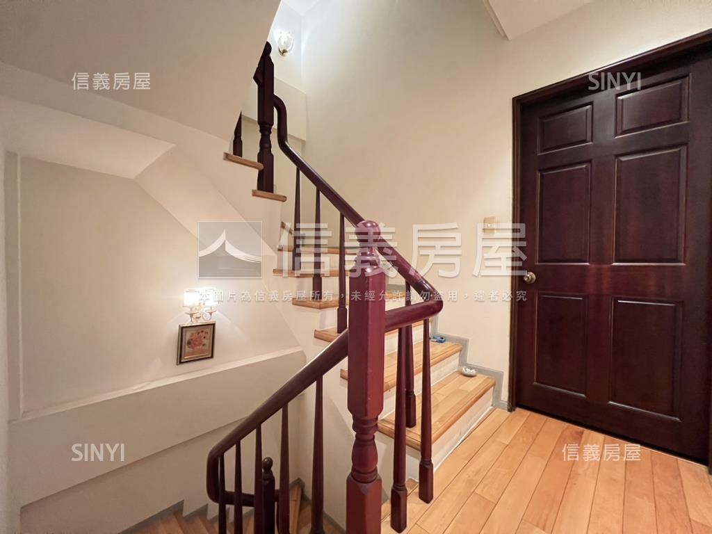 八期歐鄉翠大別墅好停車房屋室內格局與周邊環境