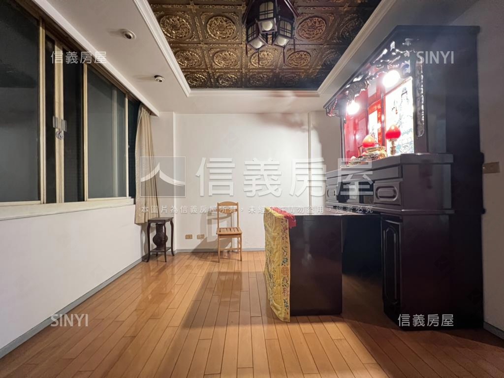 八期歐鄉翠大別墅好停車房屋室內格局與周邊環境