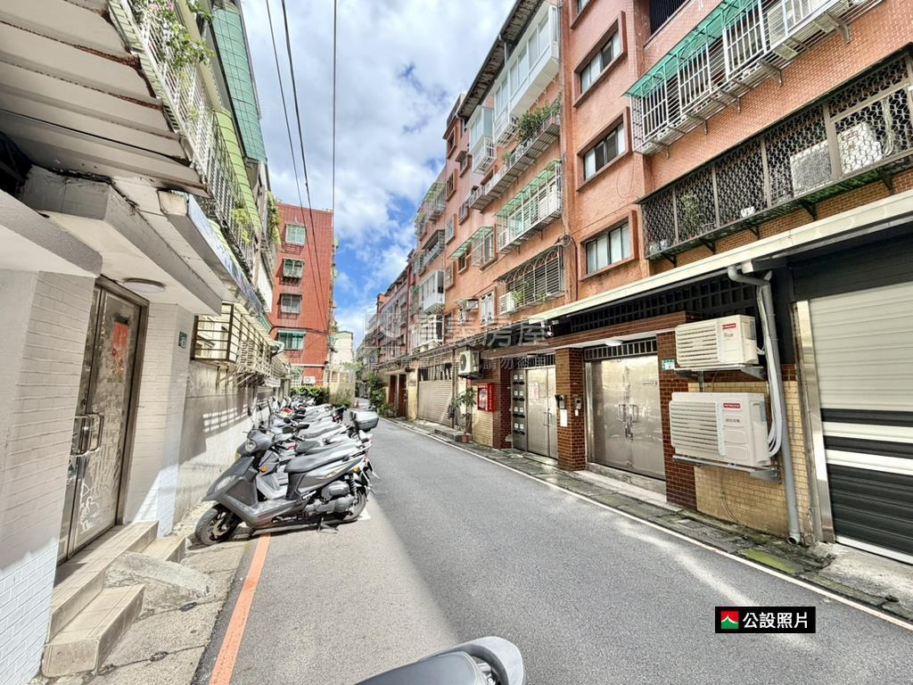 中正路大空間漂亮一樓房屋室內格局與周邊環境