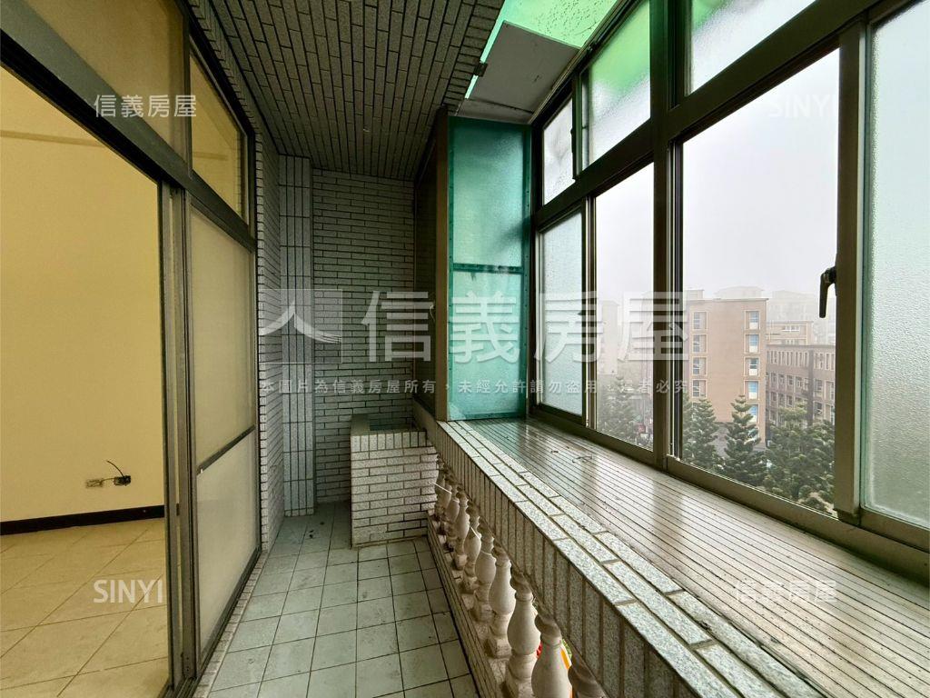伴吾壯麗山景三房挑高屋房屋室內格局與周邊環境