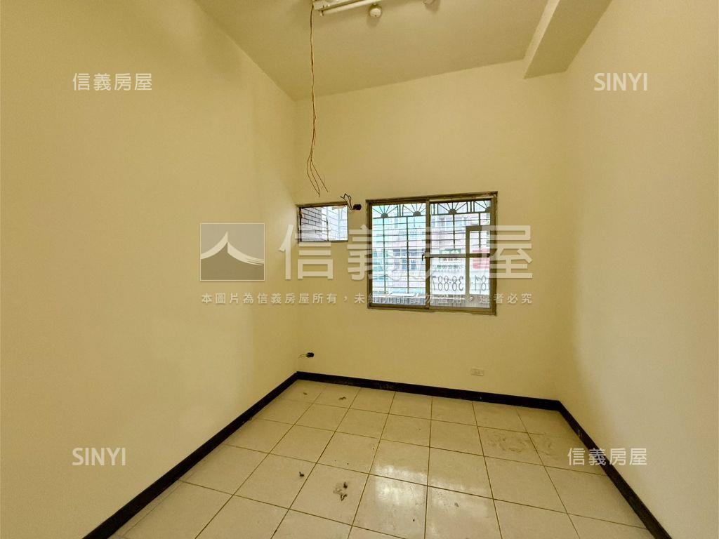 伴吾壯麗山景三房挑高屋房屋室內格局與周邊環境