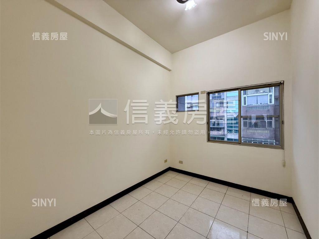 伴吾壯麗山景三房挑高屋房屋室內格局與周邊環境