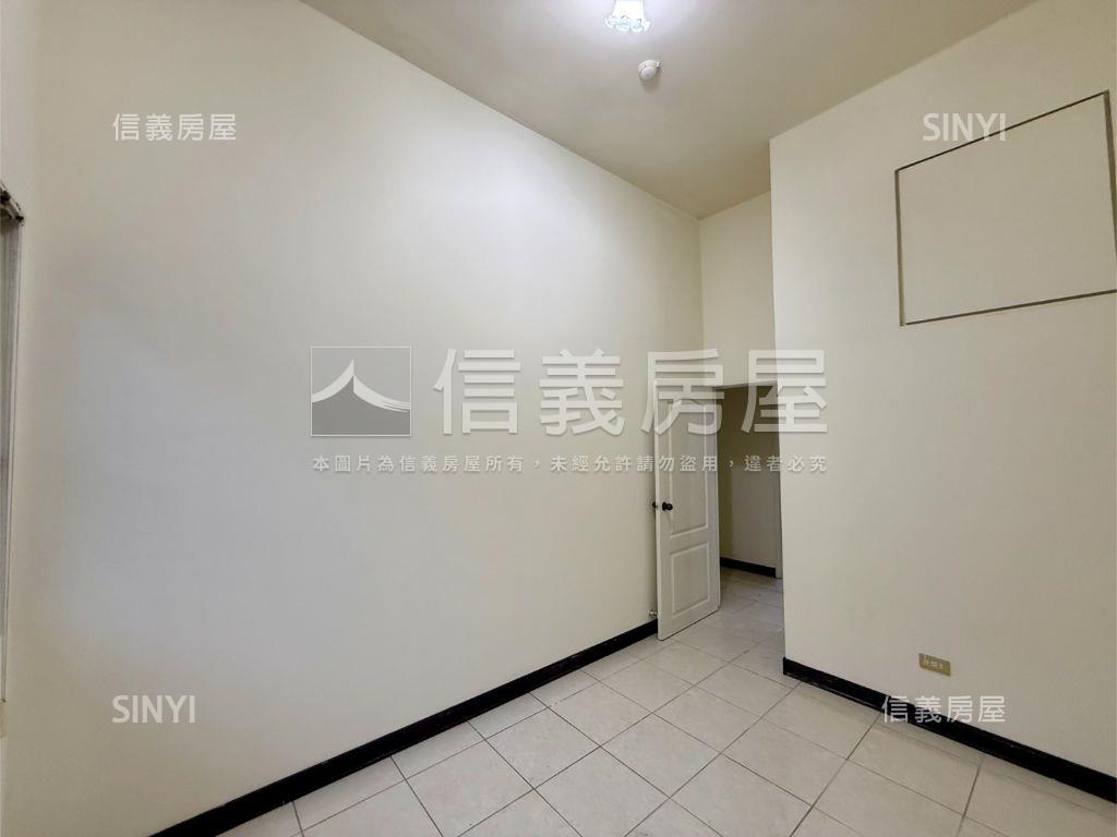 伴吾壯麗山景三房挑高屋房屋室內格局與周邊環境