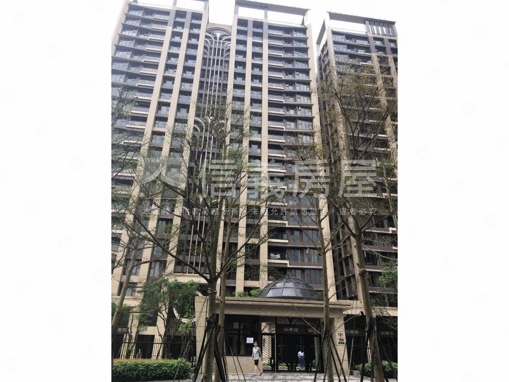 合康雲極面中庭美三房車位房屋室內格局與周邊環境