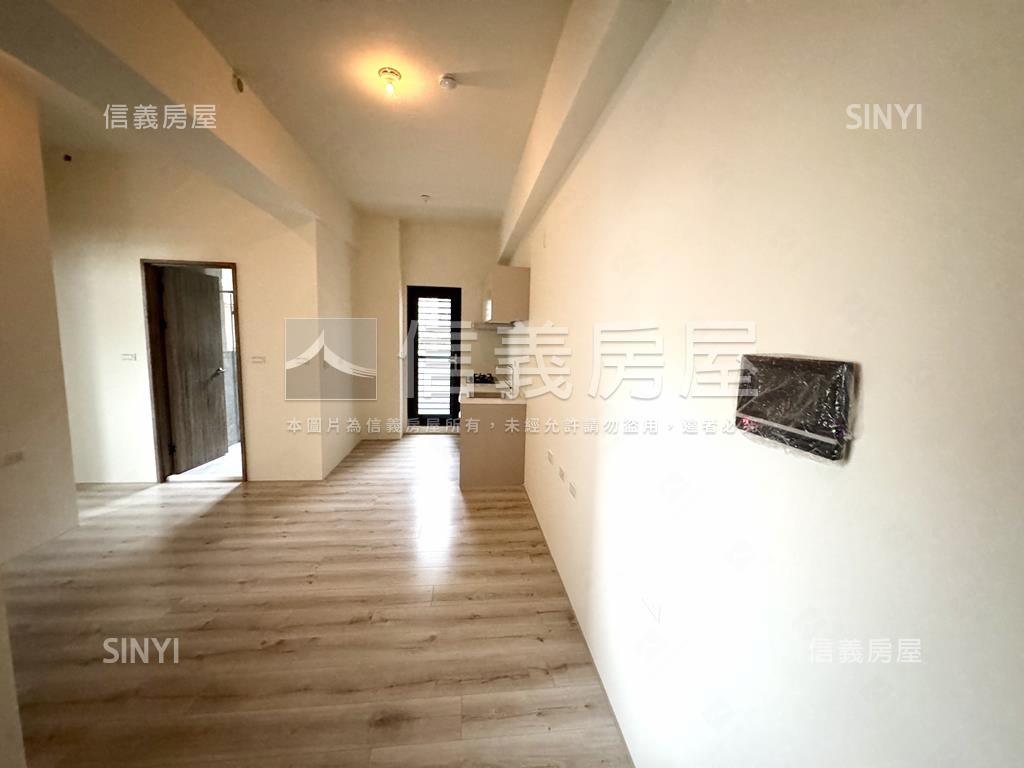 縣府厚居Ｄ２房平面車位房屋室內格局與周邊環境