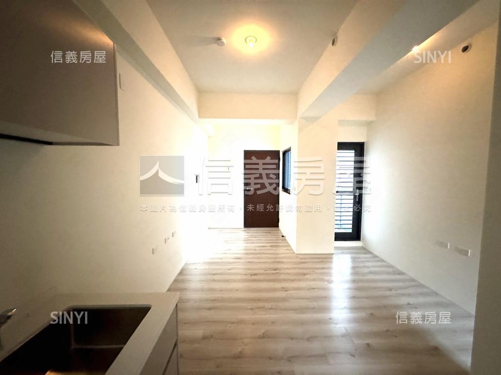 縣府厚居Ｄ２房平面車位房屋室內格局與周邊環境