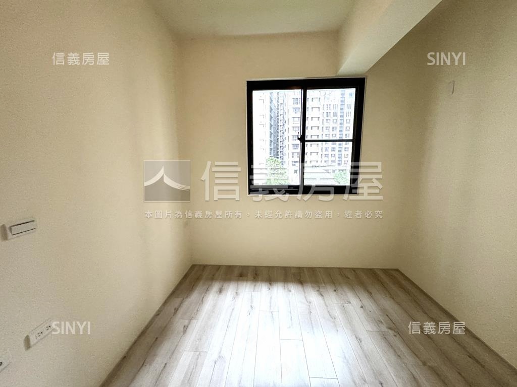 縣府厚居Ｄ２房平面車位房屋室內格局與周邊環境