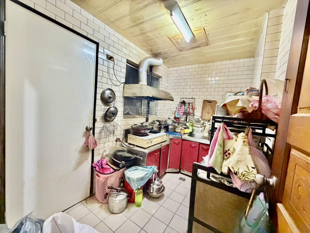 富邦優質公寓二樓房屋室內格局與周邊環境