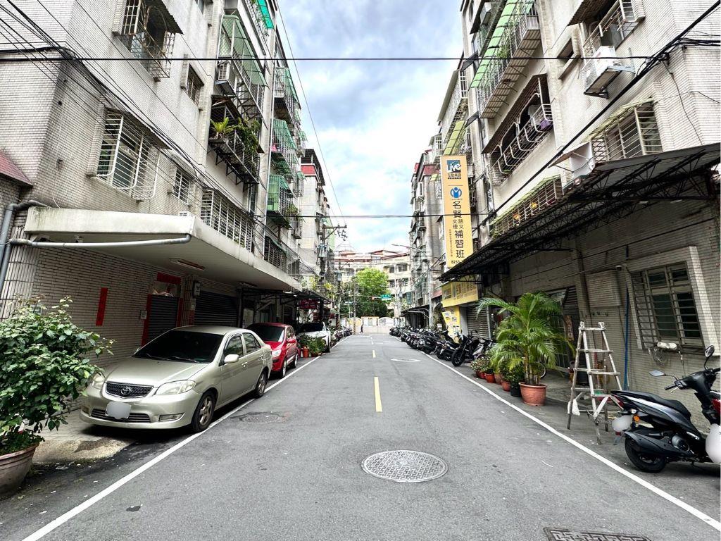 富邦優質公寓二樓房屋室內格局與周邊環境
