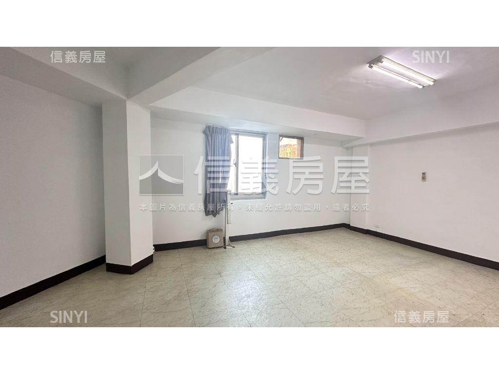 水湳正中清路順向霸氣角店房屋室內格局與周邊環境