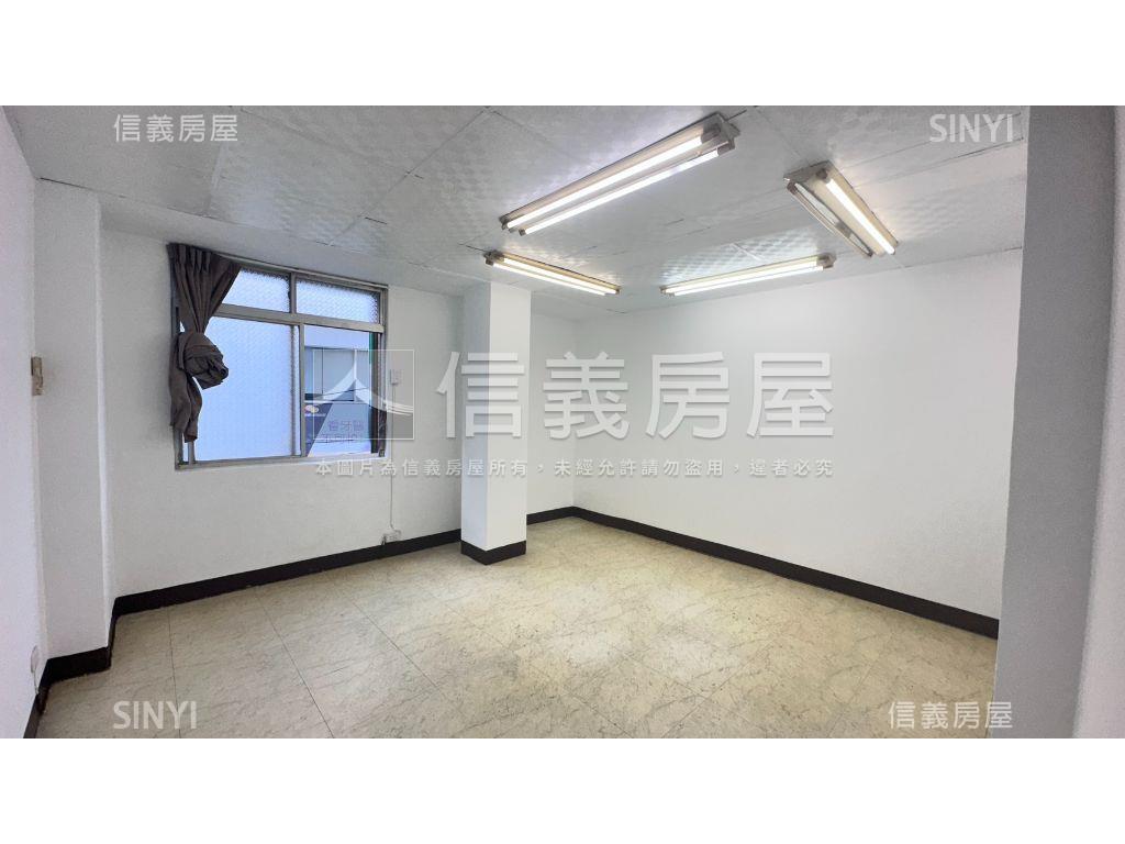 水湳正中清路順向霸氣角店房屋室內格局與周邊環境