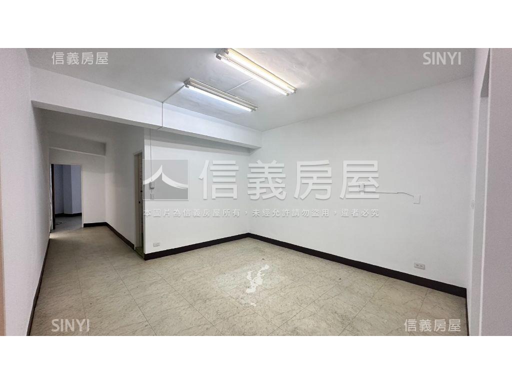 水湳正中清路順向霸氣角店房屋室內格局與周邊環境