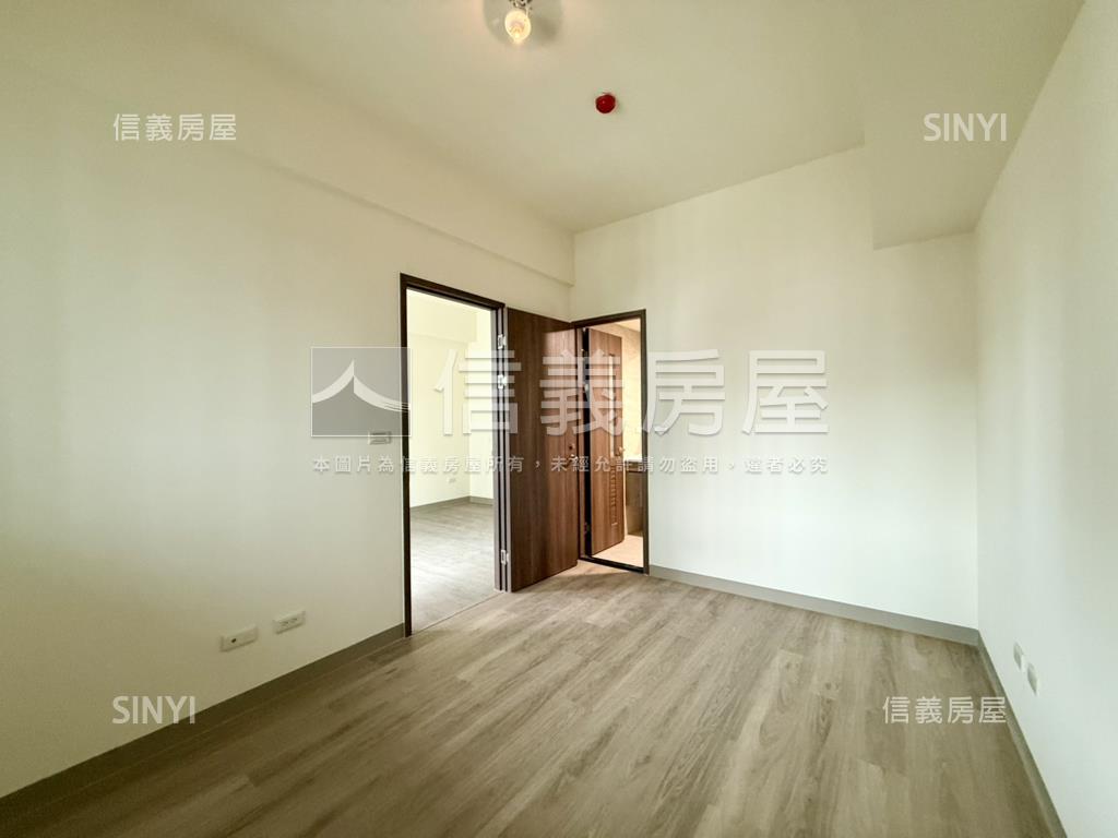 東區全新貝森朵夫兩房車位房屋室內格局與周邊環境